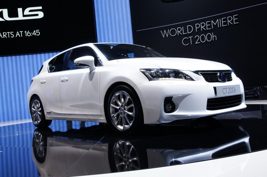  Lexus CT200h 2010 года  (фото 252 из 266)
